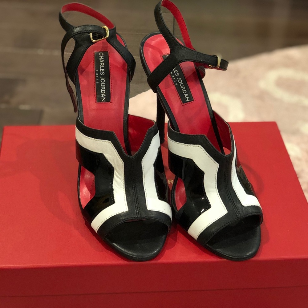 Charles Jourdan Sandal